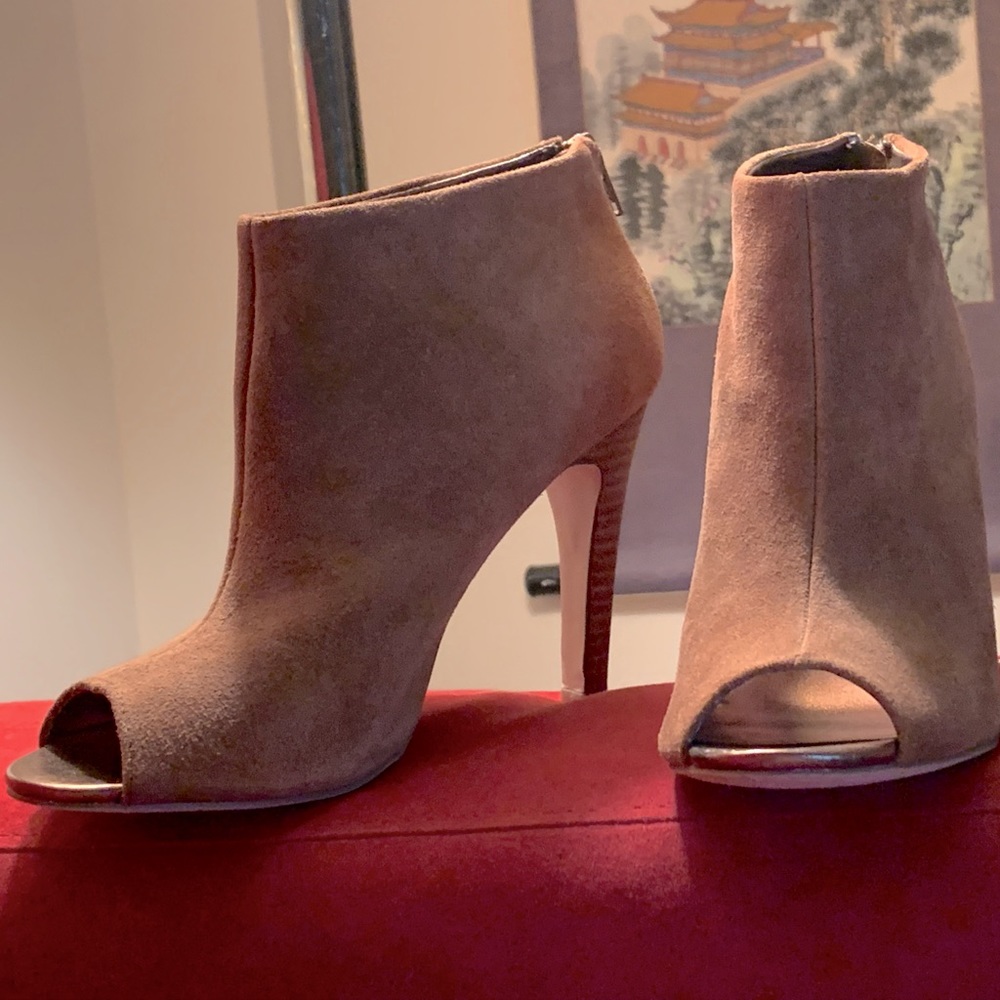 Gorgeous boots.  Tan leather.  Stack heel.  Peep toe.  NWOB.